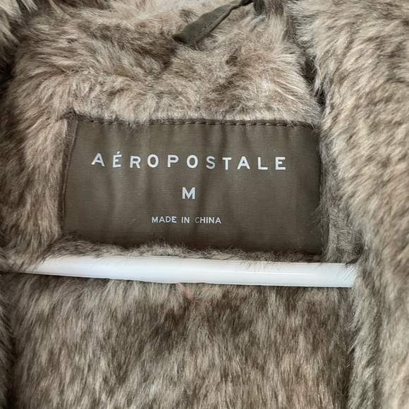 • Aeropostale army green faux fur lined coat • - Picture 7 of 8